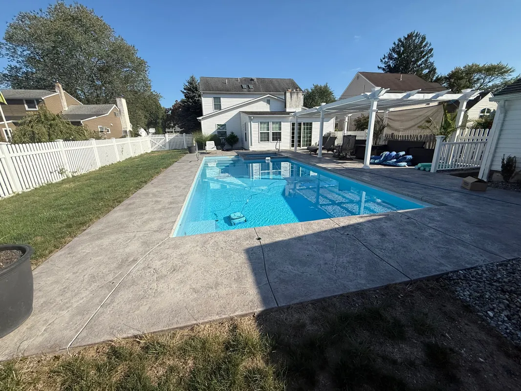 Hydroscape Pools & Landsape Construction (16)